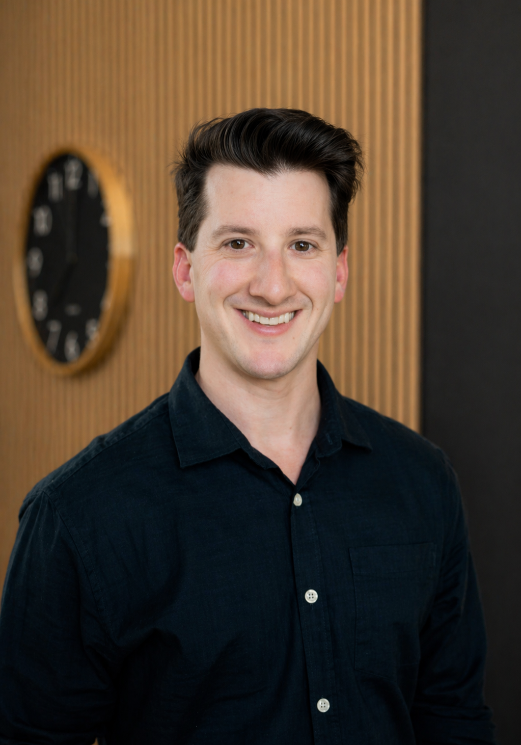 Simon Lewis Headshot